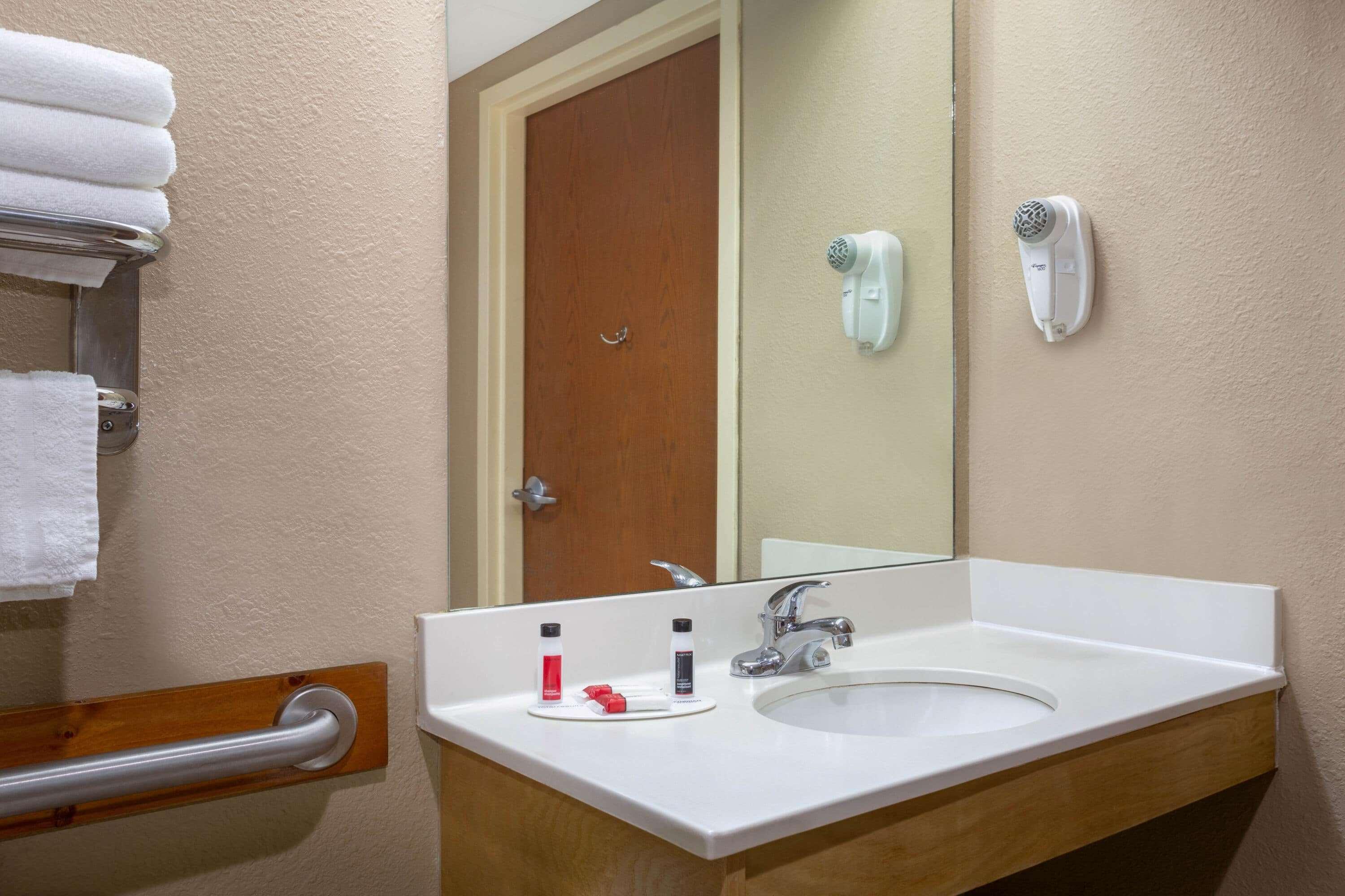 Hotel Days & By Wyndham 2*